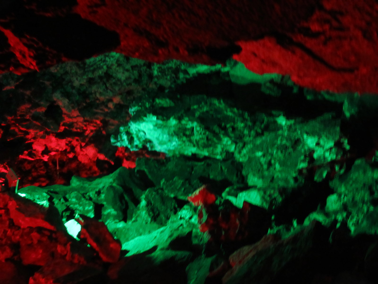 08-30 Cave Rocks 01
