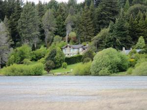 A beautiful house on a lake.  What's not to love.